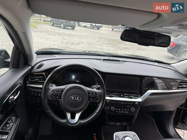 Чорний Кіа Niro, об'ємом двигуна 0 л та пробігом 109 тис. км за 17499 $, фото 30 на Automoto.ua