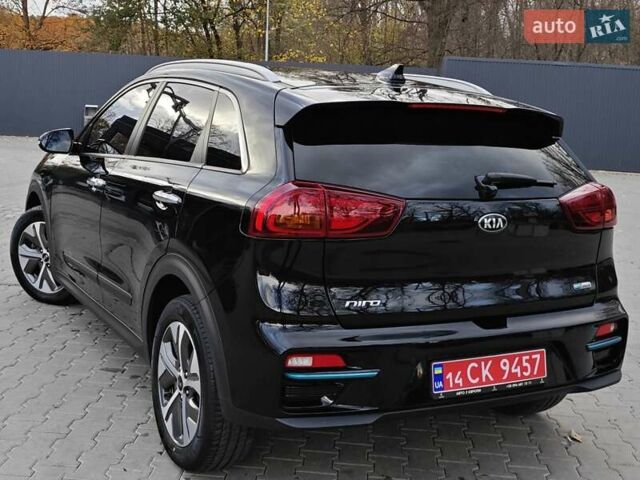 Чорний Кіа Niro, об'ємом двигуна 0 л та пробігом 115 тис. км за 20700 $, фото 7 на Automoto.ua