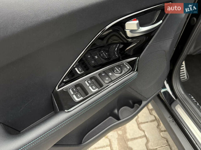 Черный Киа Niro, объемом двигателя 0 л и пробегом 61 тыс. км за 19300 $, фото 23 на Automoto.ua