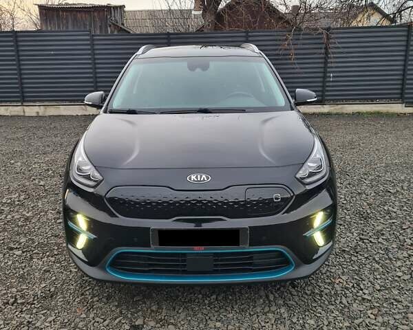 Черный Киа Niro, объемом двигателя 0 л и пробегом 114 тыс. км за 19999 $, фото 1 на Automoto.ua