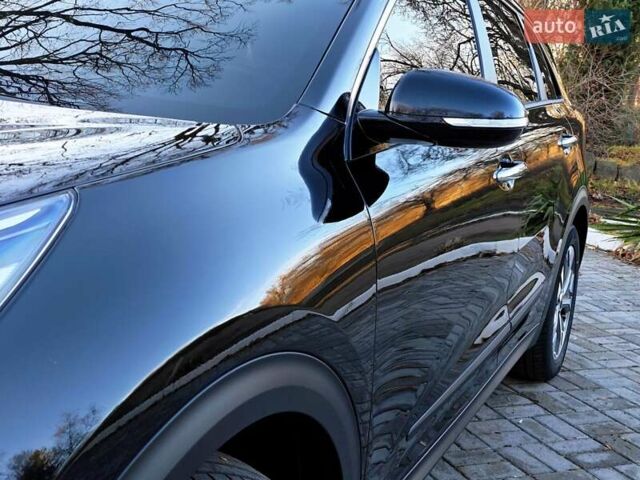 Черный Киа Niro, объемом двигателя 0 л и пробегом 115 тыс. км за 19999 $, фото 4 на Automoto.ua