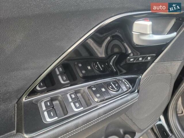 Черный Киа Niro, объемом двигателя 0 л и пробегом 142 тыс. км за 17700 $, фото 53 на Automoto.ua