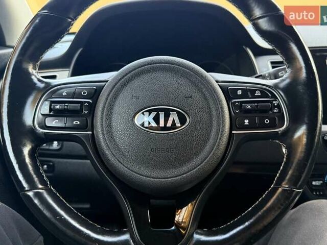 Черный Киа Niro, объемом двигателя 0 л и пробегом 98 тыс. км за 17450 $, фото 49 на Automoto.ua