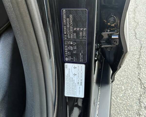 Черный Киа Niro, объемом двигателя 0 л и пробегом 105 тыс. км за 20500 $, фото 81 на Automoto.ua