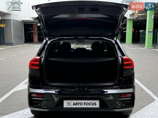 Чорний Кіа Niro, об'ємом двигуна 0 л та пробігом 89 тис. км за 22990 $, фото 9 на Automoto.ua