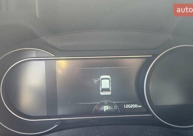 Черный Киа Niro, объемом двигателя 0 л и пробегом 121 тыс. км за 18500 $, фото 2 на Automoto.ua