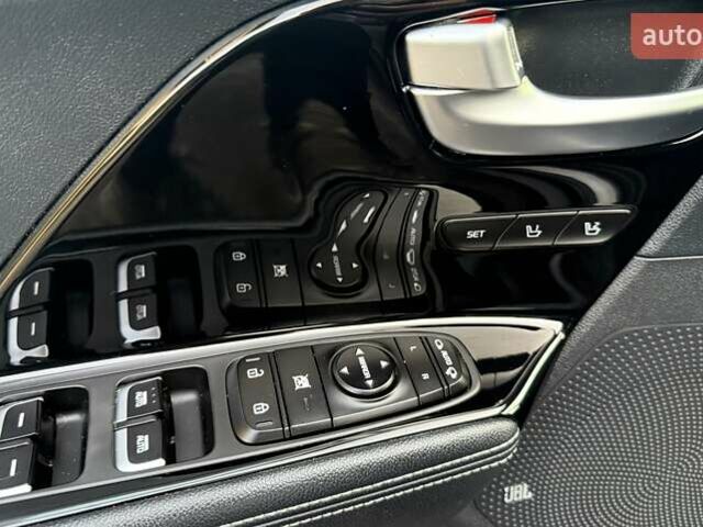 Черный Киа Niro, объемом двигателя 0 л и пробегом 98 тыс. км за 17450 $, фото 48 на Automoto.ua