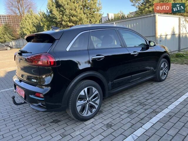 Чорний Кіа Niro, об'ємом двигуна 0 л та пробігом 112 тис. км за 20499 $, фото 21 на Automoto.ua
