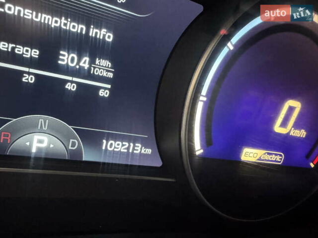 Чорний Кіа Niro, об'ємом двигуна 0 л та пробігом 109 тис. км за 17499 $, фото 44 на Automoto.ua