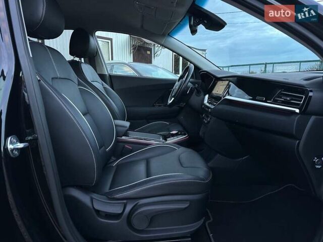 Черный Киа Niro, объемом двигателя 0 л и пробегом 35 тыс. км за 23400 $, фото 93 на Automoto.ua
