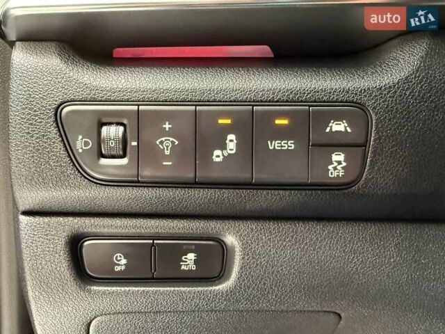 Чорний Кіа Niro, об'ємом двигуна 0 л та пробігом 89 тис. км за 22990 $, фото 21 на Automoto.ua