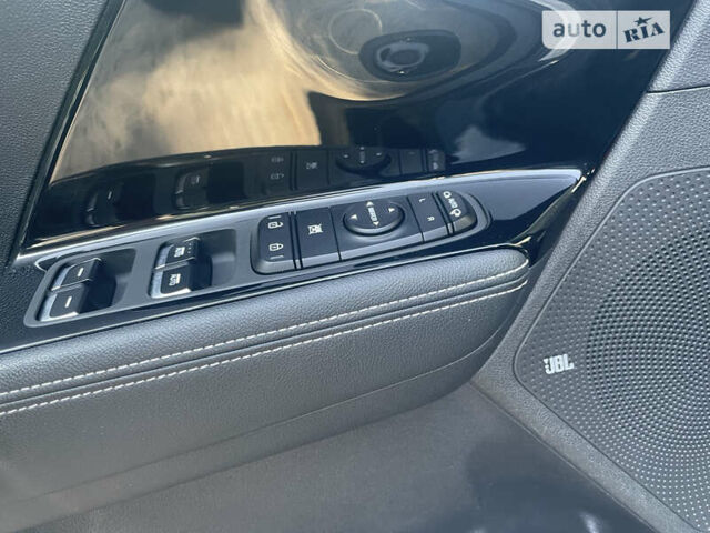 Черный Киа Niro, объемом двигателя 0 л и пробегом 151 тыс. км за 19300 $, фото 17 на Automoto.ua
