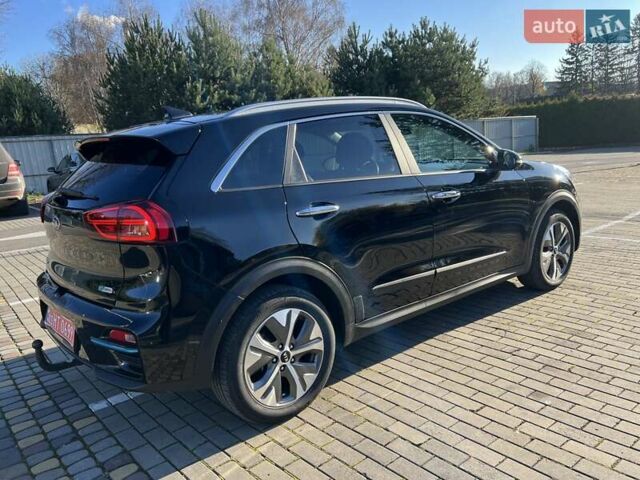 Чорний Кіа Niro, об'ємом двигуна 0 л та пробігом 112 тис. км за 20499 $, фото 8 на Automoto.ua
