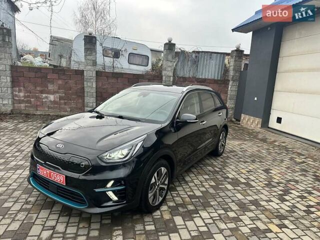 Чорний Кіа Niro, об'ємом двигуна 0 л та пробігом 104 тис. км за 20923 $, фото 4 на Automoto.ua