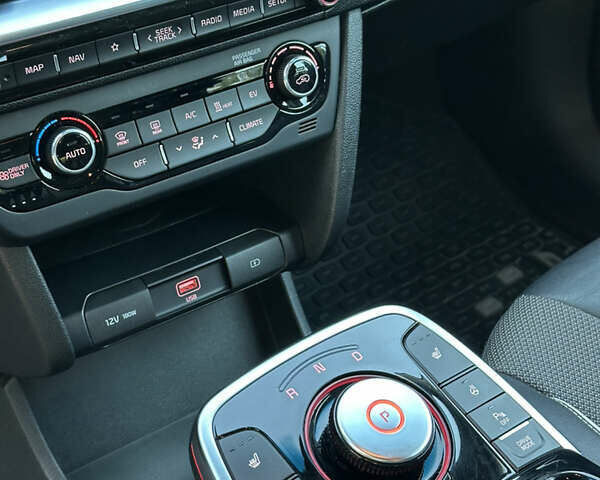 Черный Киа Niro, объемом двигателя 0 л и пробегом 112 тыс. км за 18750 $, фото 60 на Automoto.ua