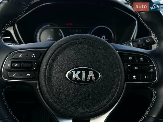 Черный Киа Niro, объемом двигателя 0 л и пробегом 80 тыс. км за 23400 $, фото 8 на Automoto.ua