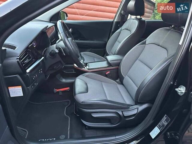 Чорний Кіа Niro, об'ємом двигуна 0 л та пробігом 126 тис. км за 19500 $, фото 22 на Automoto.ua