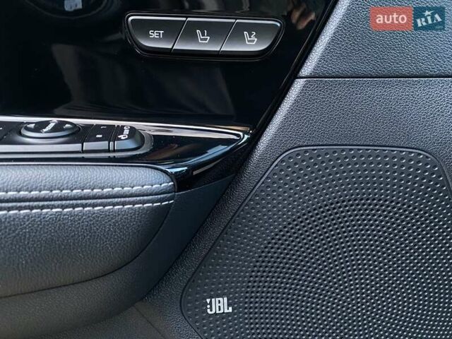 Чорний Кіа Niro, об'ємом двигуна 0 л та пробігом 88 тис. км за 22900 $, фото 29 на Automoto.ua