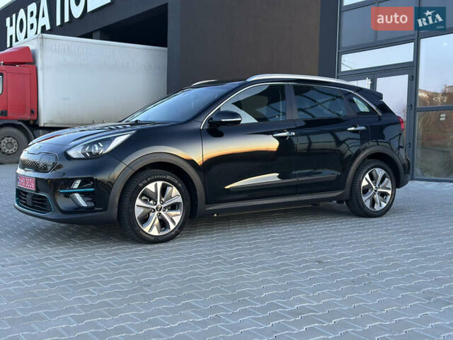 Чорний Кіа Niro, об'ємом двигуна 0 л та пробігом 98 тис. км за 19400 $, фото 13 на Automoto.ua