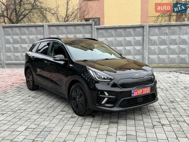 Чорний Кіа Niro, об'ємом двигуна 0 л та пробігом 109 тис. км за 17499 $, фото 3 на Automoto.ua