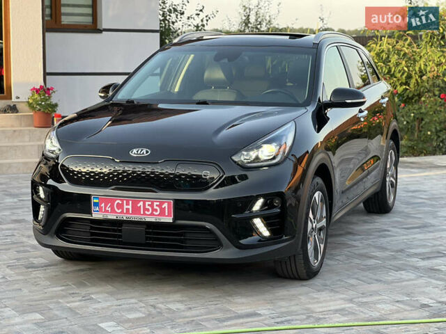 Чорний Кіа Niro, об'ємом двигуна 0 л та пробігом 65 тис. км за 16499 $, фото 10 на Automoto.ua