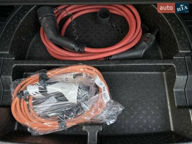 Чорний Кіа Niro, об'ємом двигуна 0 л та пробігом 88 тис. км за 22900 $, фото 57 на Automoto.ua