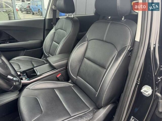 Черный Киа Niro, объемом двигателя 0 л и пробегом 113 тыс. км за 21900 $, фото 20 на Automoto.ua