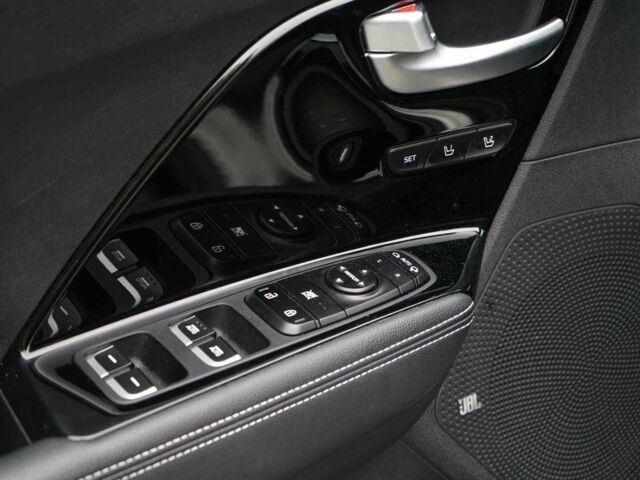 Кіа Niro 2020 у Києві на Automoto.ua Чорний Кіа Niro, об'ємом двигуна 0 л та пробігом 59 тис. км за 15700 $, фото 19 на Automoto.ua