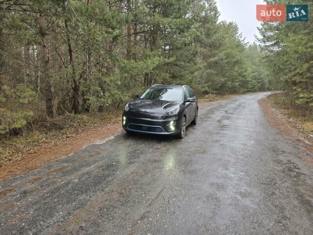 Киа Niro 2020 в Шепетовке на Automoto.ua Черный Киа Niro, объемом двигателя 0 л и пробегом 148 тыс. км за 18000 $, фото 6 на Automoto.ua
