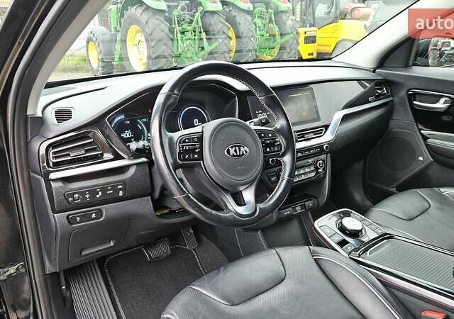 Черный Киа Niro, объемом двигателя 0 л и пробегом 139 тыс. км за 19800 $, фото 10 на Automoto.ua