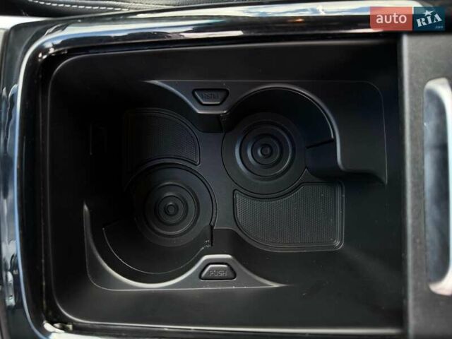 Чорний Кіа Niro, об'ємом двигуна 0 л та пробігом 69 тис. км за 23200 $, фото 66 на Automoto.ua