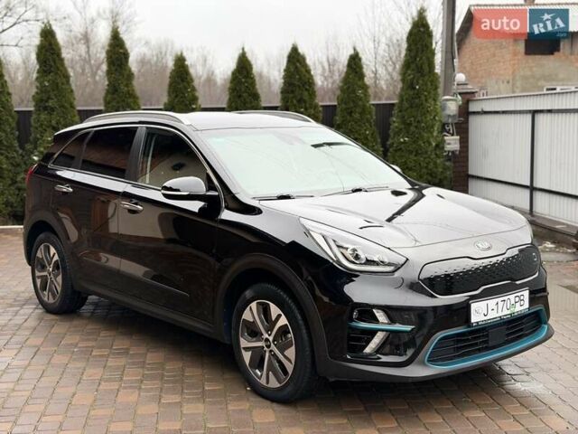 Чорний Кіа Niro, об'ємом двигуна 0 л та пробігом 89 тис. км за 20799 $, фото 7 на Automoto.ua
