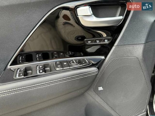Черный Киа Niro, объемом двигателя 0 л и пробегом 84 тыс. км за 19500 $, фото 14 на Automoto.ua