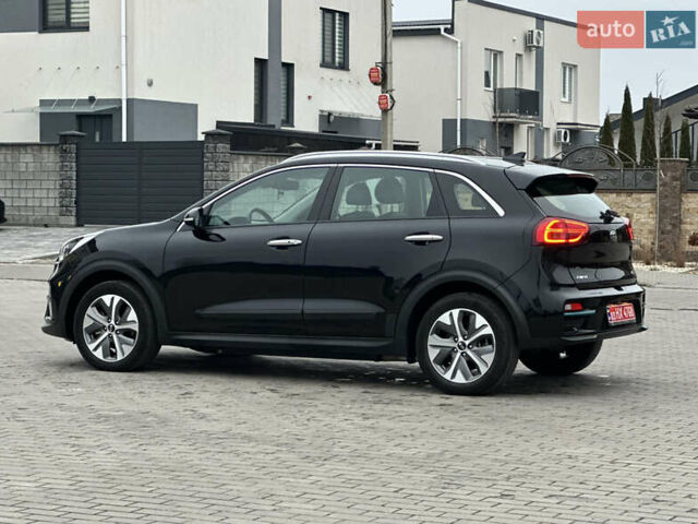 Чорний Кіа Niro, об'ємом двигуна 0 л та пробігом 130 тис. км за 18300 $, фото 13 на Automoto.ua