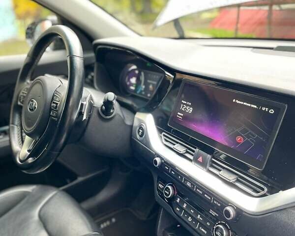 Киа Niro 2020 в Луцке на Automoto.ua Черный Киа Niro, объемом двигателя 0 л и пробегом 98 тыс. км за 20500 $, фото 38 на Automoto.ua