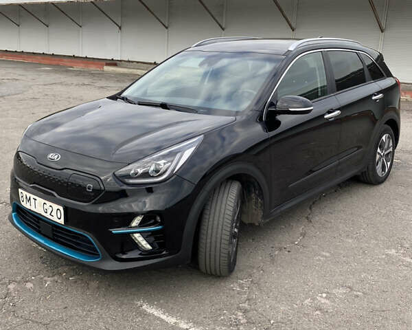 Киа Niro 2020 в Виннице на Automoto.ua Черный Киа Niro, объемом двигателя 0 л и пробегом 170 тыс. км за 18499 $, фото 3 на Automoto.ua