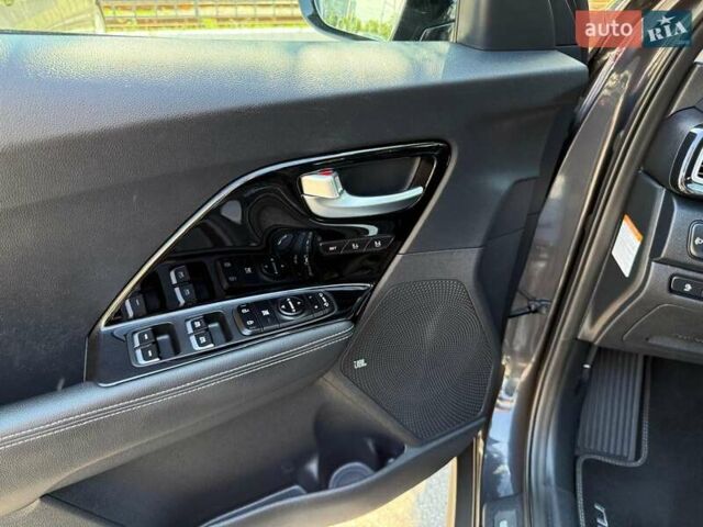Черный Киа Niro, объемом двигателя 0 л и пробегом 84 тыс. км за 19500 $, фото 21 на Automoto.ua