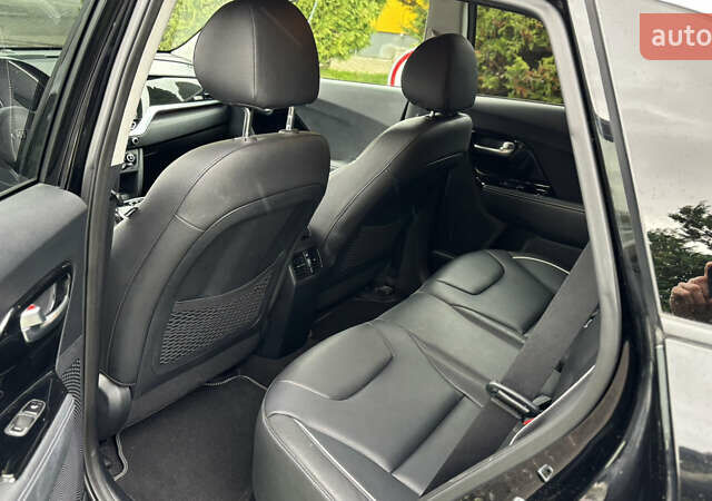 Чорний Кіа Niro, об'ємом двигуна 0 л та пробігом 110 тис. км за 19500 $, фото 69 на Automoto.ua