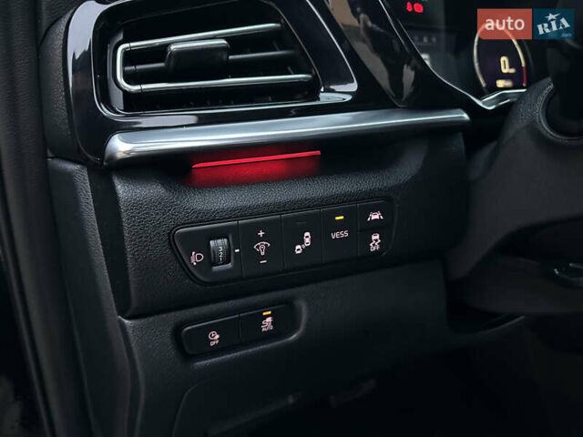 Черный Киа Niro, объемом двигателя 0 л и пробегом 135 тыс. км за 18650 $, фото 13 на Automoto.ua