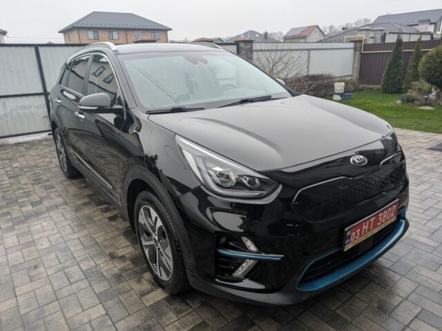 Черный Киа Niro, объемом двигателя 0 л и пробегом 253 тыс. км за 17000 $, фото 1 на Automoto.ua