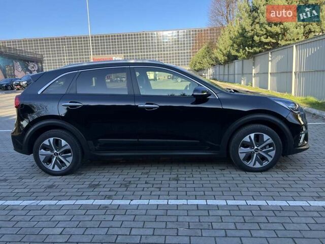 Чорний Кіа Niro, об'ємом двигуна 0 л та пробігом 112 тис. км за 20499 $, фото 22 на Automoto.ua