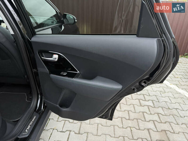 Черный Киа Niro, объемом двигателя 0 л и пробегом 61 тыс. км за 19300 $, фото 34 на Automoto.ua