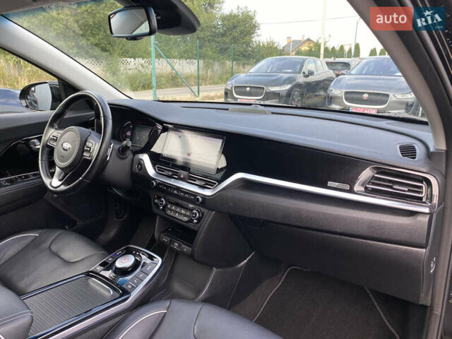 Чорний Кіа Niro, об'ємом двигуна 0 л та пробігом 64 тис. км за 23700 $, фото 98 на Automoto.ua