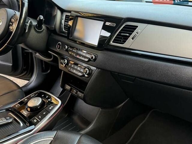 Черный Киа Niro, объемом двигателя 0 л и пробегом 98 тыс. км за 17450 $, фото 45 на Automoto.ua