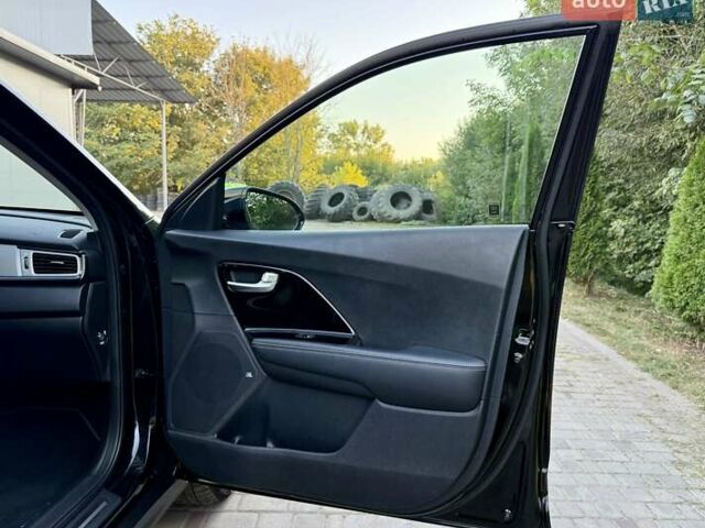 Черный Киа Niro, объемом двигателя 0 л и пробегом 128 тыс. км за 16800 $, фото 67 на Automoto.ua