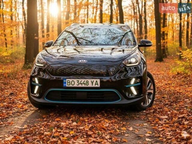 Чорний Кіа Niro, об'ємом двигуна 0 л та пробігом 112 тис. км за 19850 $, фото 5 на Automoto.ua