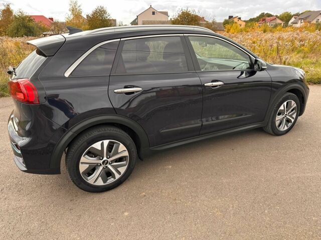 Киа Niro 2020 в Луцке на Automoto.ua Черный Киа Niro, объемом двигателя 0 л и пробегом 98 тыс. км за 19500 $, фото 1 на Automoto.ua
