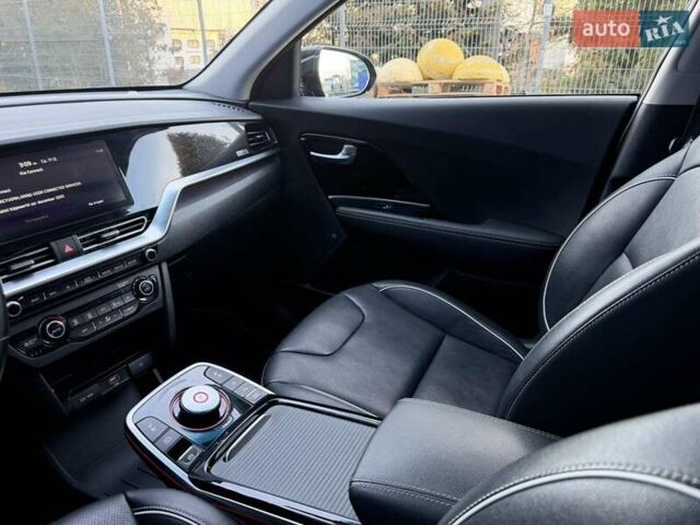 Черный Киа Niro, объемом двигателя 0 л и пробегом 111 тыс. км за 18900 $, фото 35 на Automoto.ua