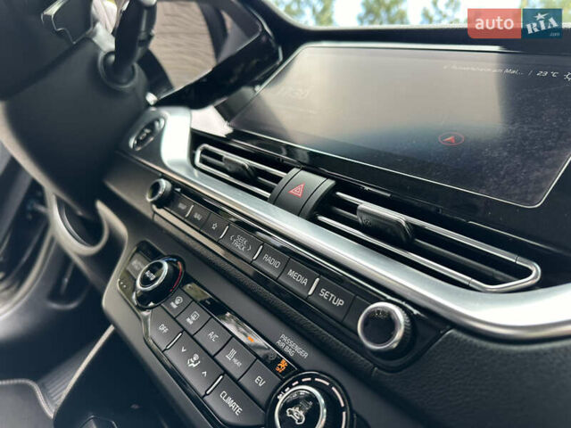 Чорний Кіа Niro, об'ємом двигуна 0 л та пробігом 46 тис. км за 19750 $, фото 68 на Automoto.ua