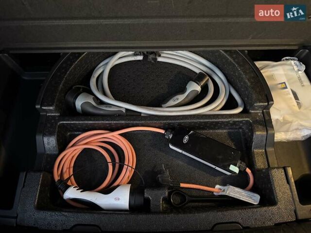 Черный Киа Niro, объемом двигателя 0 л и пробегом 110 тыс. км за 17999 $, фото 65 на Automoto.ua